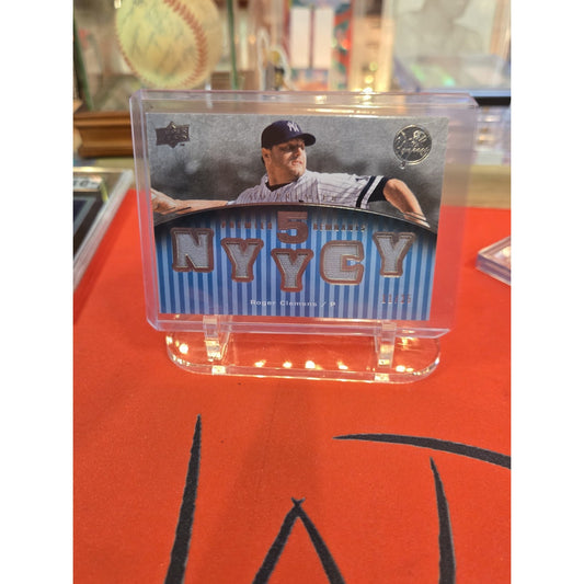 Roger Clemens 2008 Upper Deck Premiere Remnants 5 Jersey /25