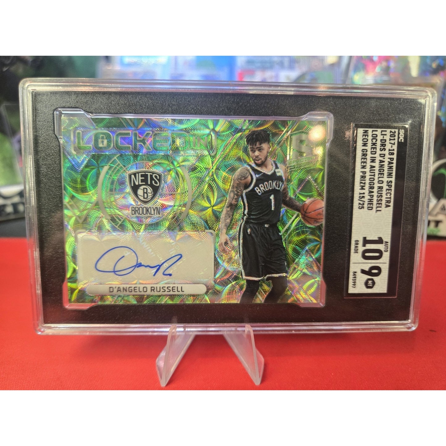D'Angelo Russell /25 Auto 2017-18 Panini Spectra Locked in Neon SGC 9 Auto 10