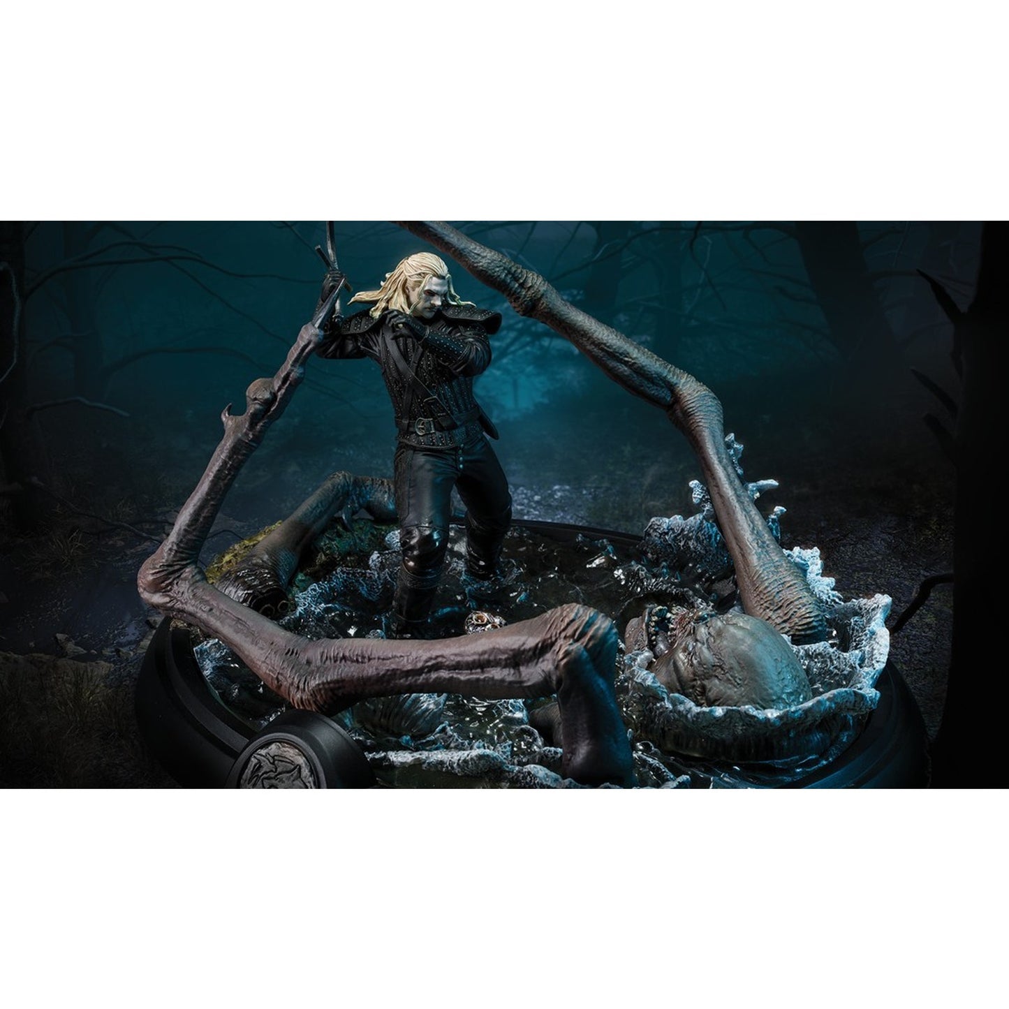 The Witcher Geralt Vs Kikamora Statue Netflix