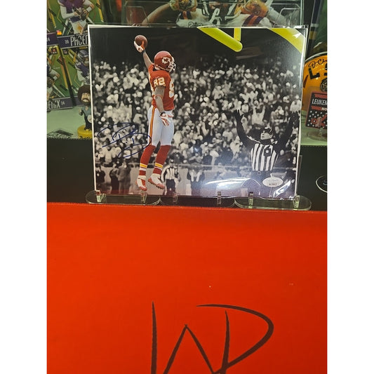 Dwayne Bowe Kansas City Autographed Photo 8x10 JSA