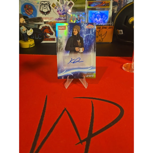 2025 Topps Chrome Marvel Studios Darcy Lewis Kat Dennings Refractor Autograph