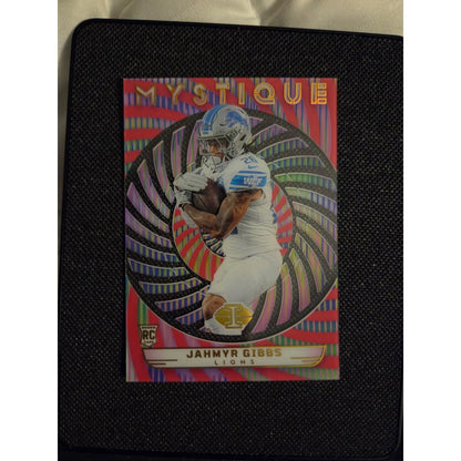 Jahmyr Gibbs /399 (RC) 🌀 2023 Panini Illusions - Mystique - Lions