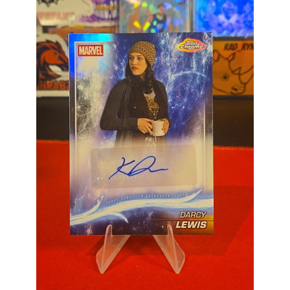 2025 Topps Chrome Marvel Studios Darcy Lewis Kat Dennings Refractor Autograph