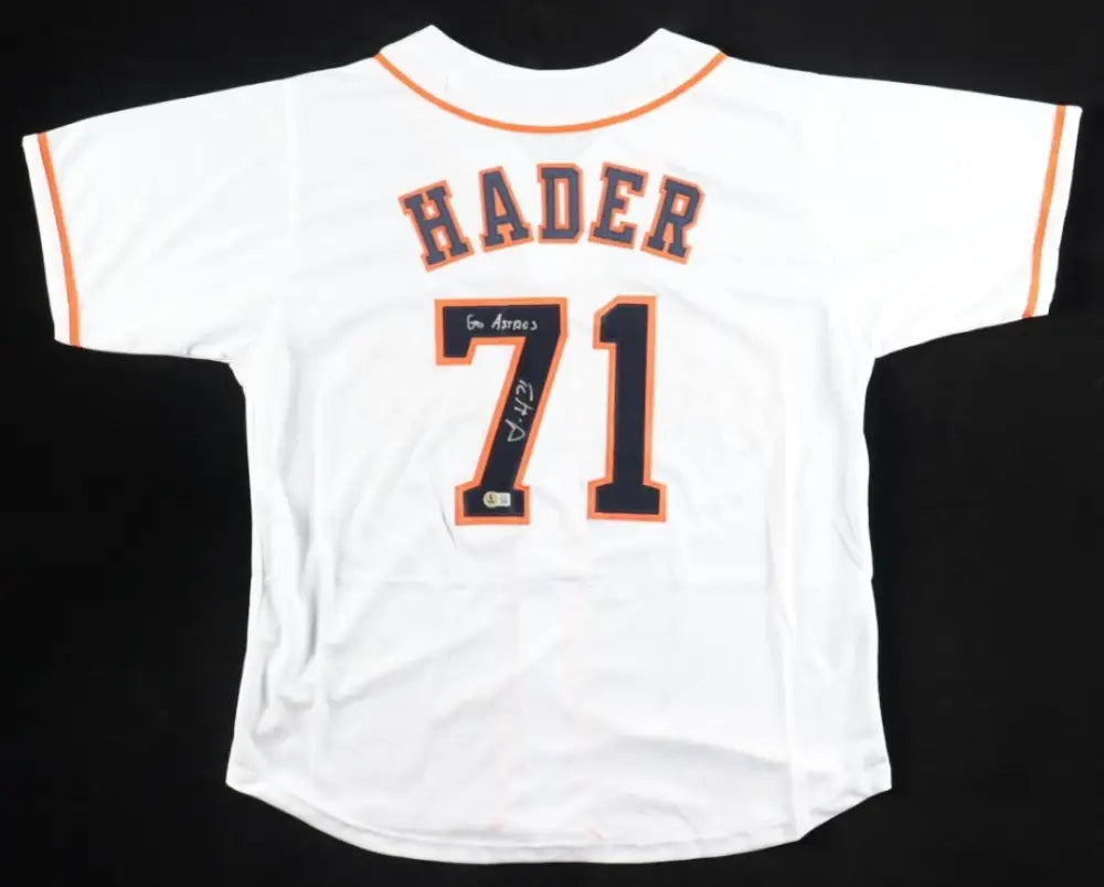 White baseball jersey with ’HADER 71’’ on the back