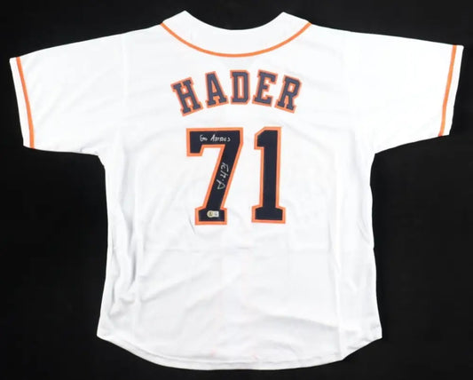 White baseball jersey with ’HADER 71’’ on the back